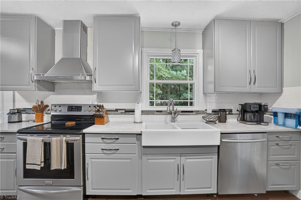 Photo of 3440 Edgefield Road, Greensboro, NC 27409 (MLS # 1238477)
