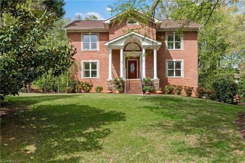 Photo of 5532 Folkstone Road, Pfafftown, NC 27040 (MLS # 1215061)