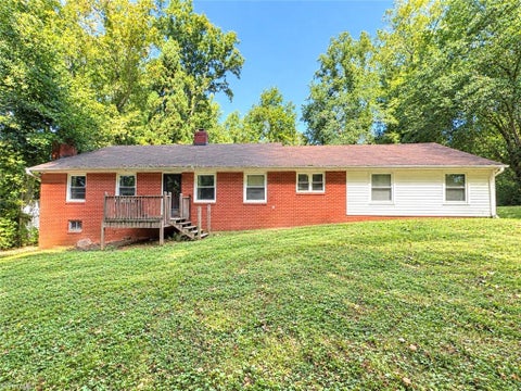 Homes For Sale - 2190 Indian Trail<br/> Winston-Salem, NC 27106