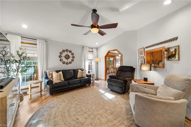 880 Dykers Creek Road, photo 5 of 50