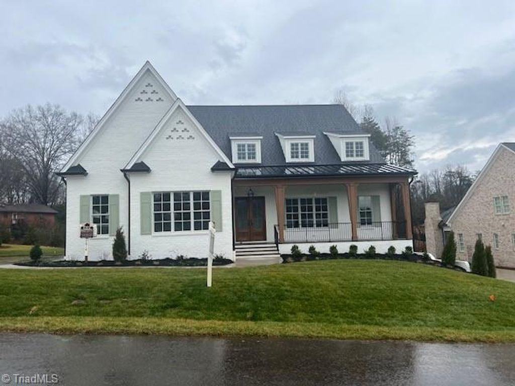 Photo of 3814 Pinewood Lake Drive, Winston-Salem, NC 27106 (MLS # 1175742)