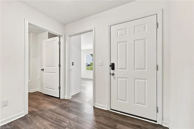 7432 Humble Farm Drive, photo 3 of 24