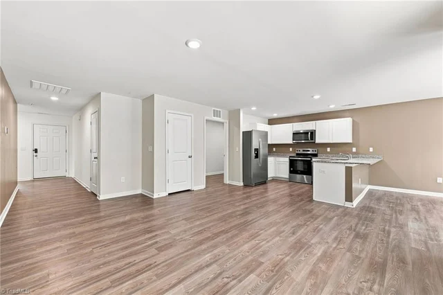 7432 Humble Farm Drive, photo 5 of 24