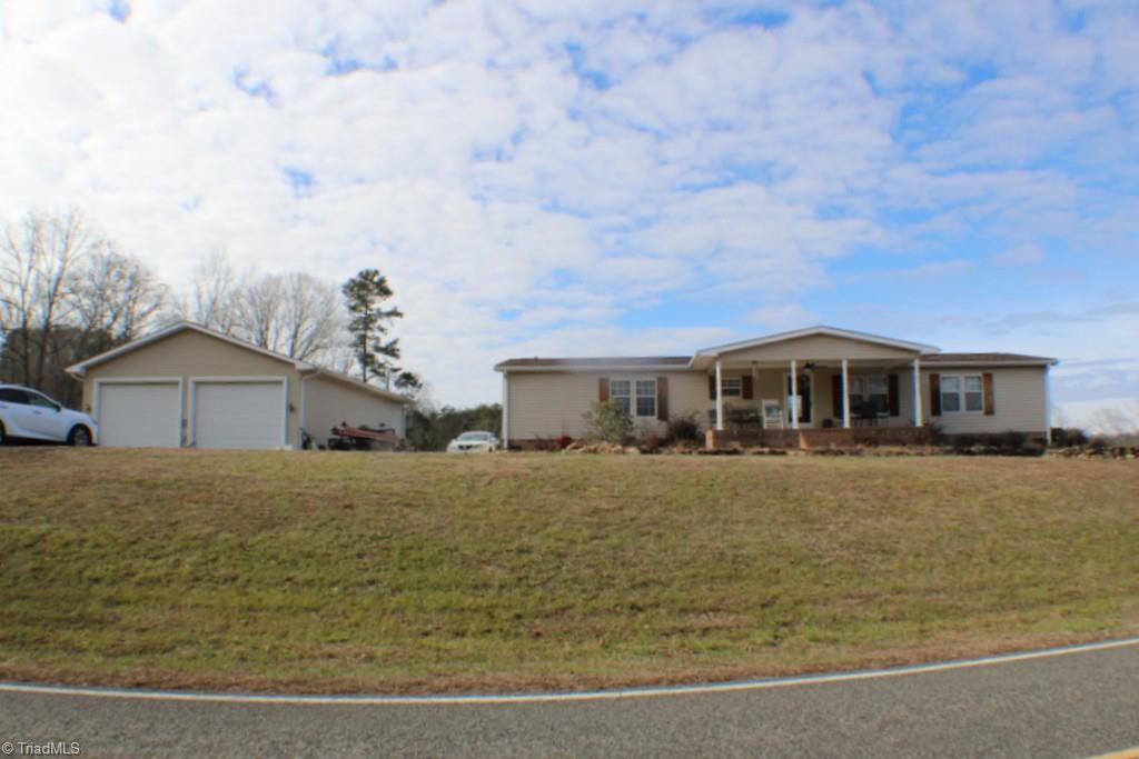 2086 Ray Loop Road, Westfield, North Carolina image 2