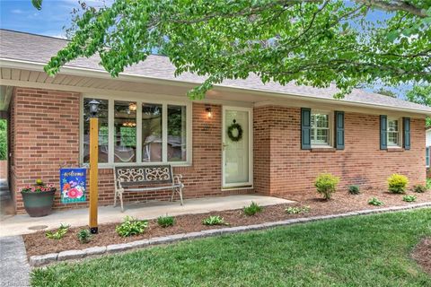 Homes For Sale - 201 Oakwoods Lane<br/> Wilkes County, Wilkesboro, NC 28697