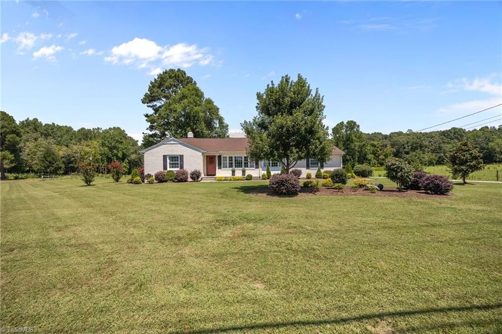 Photo of 9256 US Highway 311, Archdale, NC 27263 (MLS # 1190459)