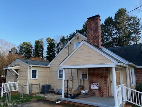 Photo 5 of 23 of 301 Janet Avenue house