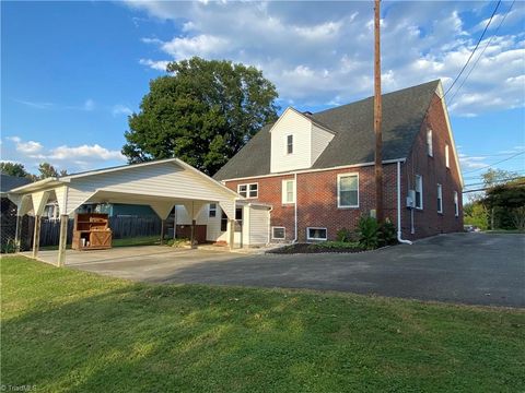 A home in Mount Airy