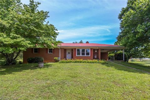 Single Family Residence in Lexington NC 202 Fritts Road.jpg