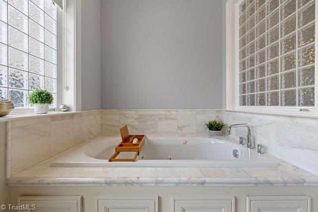 Winston-Salem, North Carolina 27101, United States, 3 Bedrooms Bedrooms, ,4 BathroomsBathrooms,Residential,Active,90344