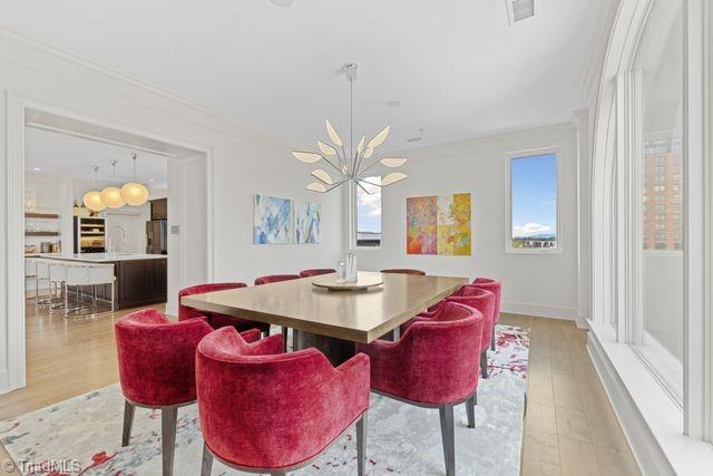 Winston-Salem, North Carolina 27101, United States, 3 Bedrooms Bedrooms, ,4 BathroomsBathrooms,Residential,Active,90344