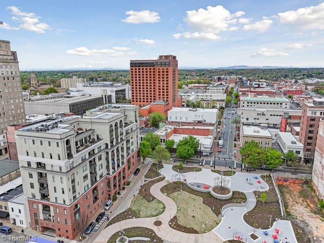 Winston-Salem, North Carolina 27101, United States, 3 Bedrooms Bedrooms, ,4 BathroomsBathrooms,Residential,Active,90344