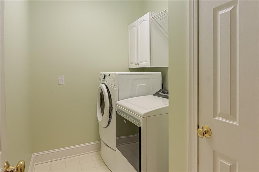 Clemmons, North Carolina 27012, United States, 3 Bedrooms Bedrooms, ,3 BathroomsBathrooms,Residential,Active,236375