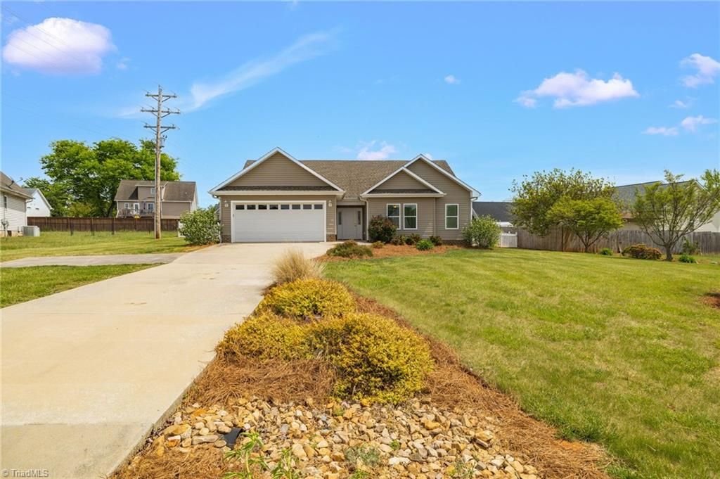 Photo of 126 Applegate Court, Mocksville, NC 27028 (MLS # 1215526)