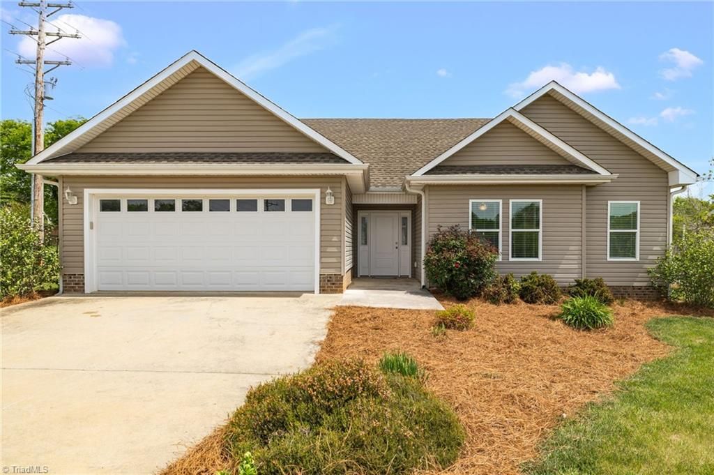 Photo of 126 Applegate Court, Mocksville, NC 27028 (MLS # 1215526)