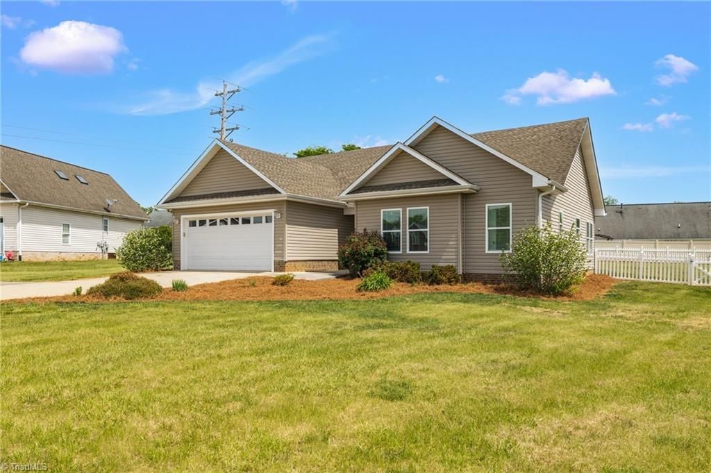 Photo of 126 Applegate Court, Mocksville, NC 27028 (MLS # 1215526)