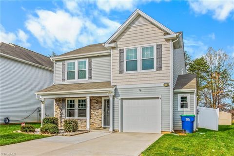 Homes For Sale - 1067 Bitting Hall Circle<br/> Rural Hall, NC 27045