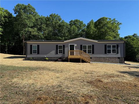 Photo of 117 Harvick Lane, Lexington, NC 27292 (MLS # 1219164)