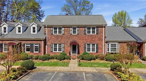 Homes For Sale - 1327 Cotswald Terrace<br/> Reidsville, NC 27320