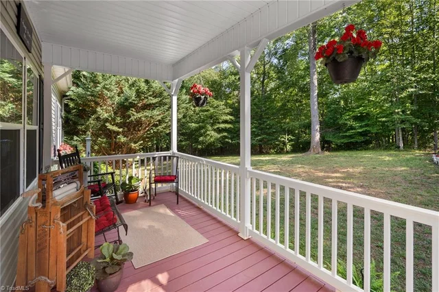 220 Echo Hollar Road, photo 3 of 24