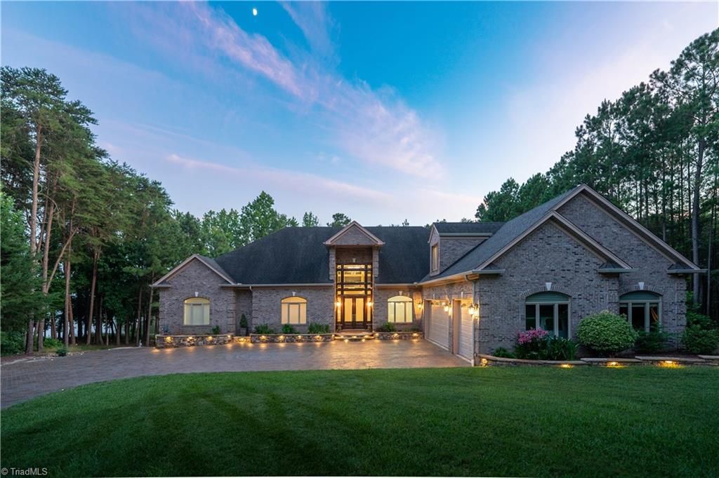 Photo of 305 Mallard Drive, New London, NC 28127 (MLS # 1194267)