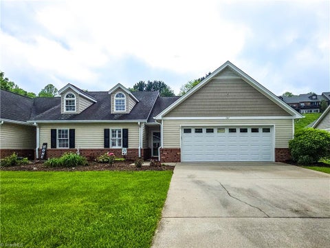 Condo For Sale - 107 Plantation Place Lane<br/> Mount Airy, NC 27030