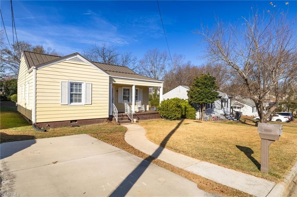 Photo of 916 Forest Street, Reidsville, NC 27320 (MLS # 1203429)