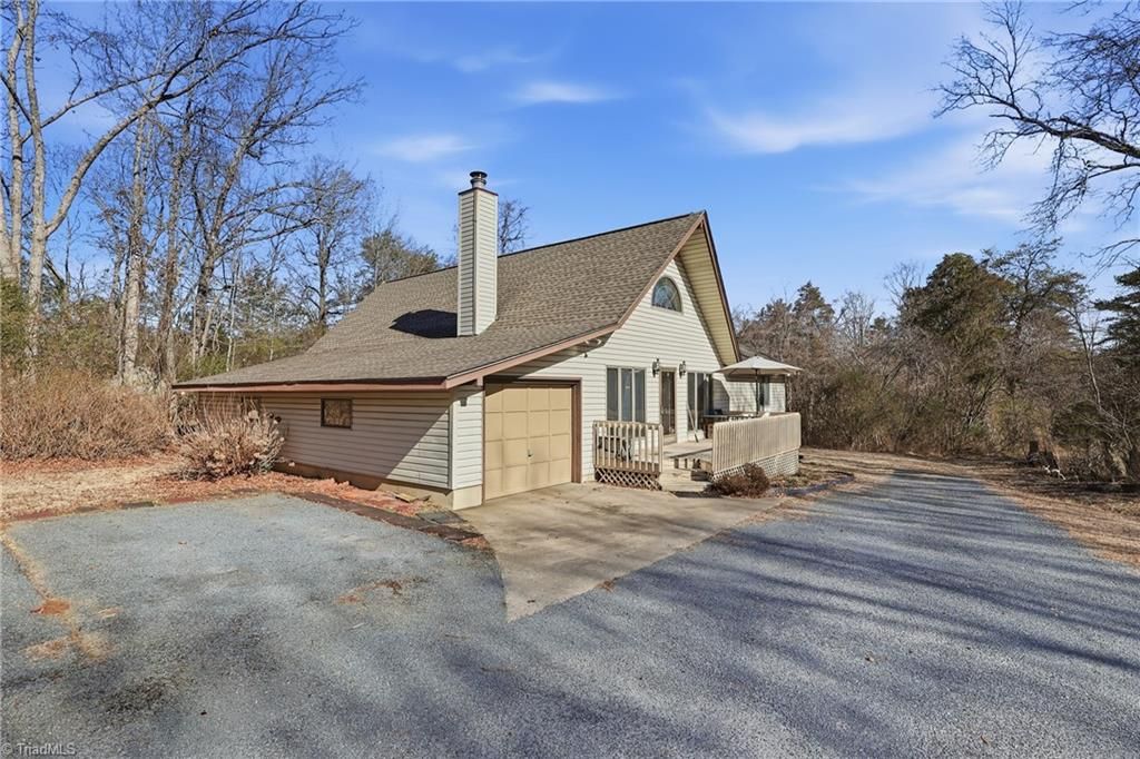 Photo of 8015 E US Highway 64, Thomasville, NC 27360 (MLS # 1208587)