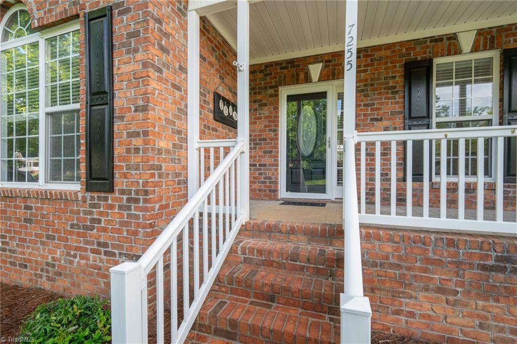 7255 Orchard Path Drive, Clemmons, North Carolina image 2