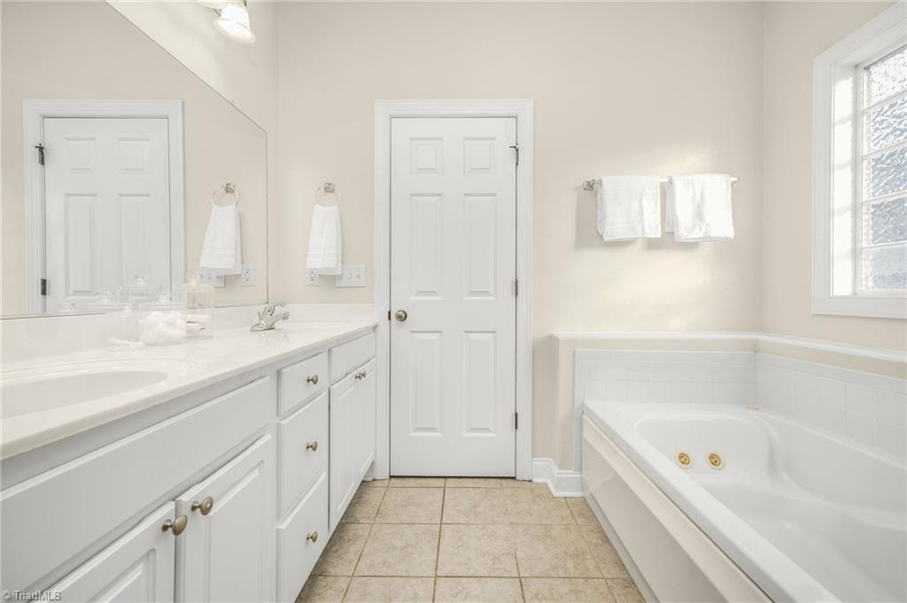7255 Orchard Path Drive, Clemmons, North Carolina image 17