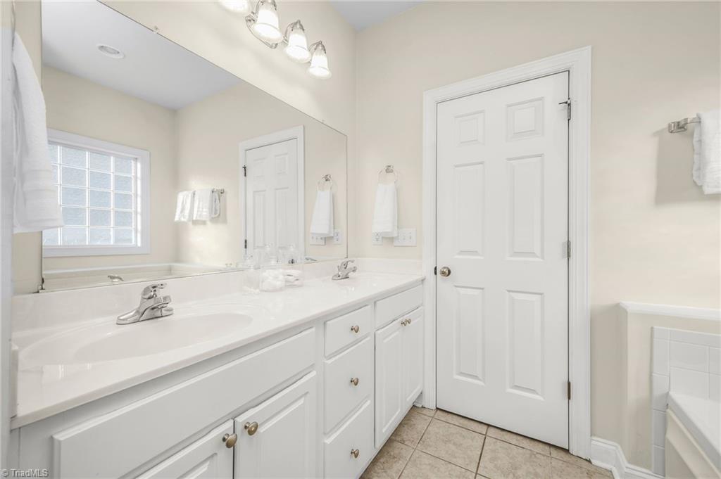 7255 Orchard Path Drive, Clemmons, North Carolina image 18