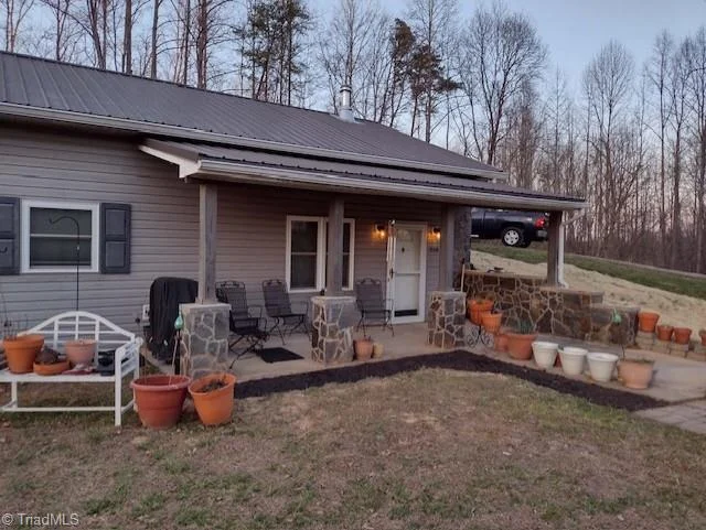 210 Gunters Hill Road, photo 2 of 33