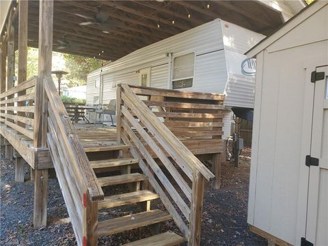 Mobile Home For Sale - 199 Roberts Road<br/> Mount Gilead, NC 27306