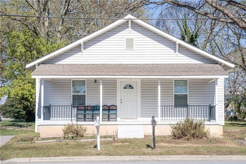 Photo of 121 Vernon Street, Kernersville, NC 27284 (MLS # 1212773)