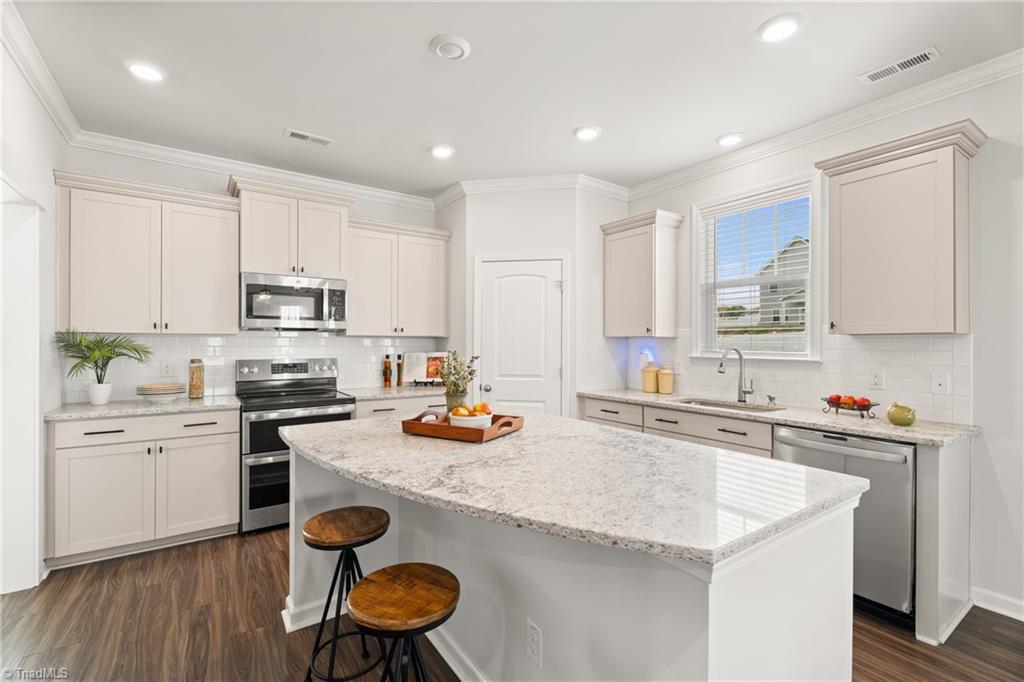 Winston-Salem, North Carolina 27106, United States, 3 Bedrooms Bedrooms, ,3 BathroomsBathrooms,Residential,Active,226960