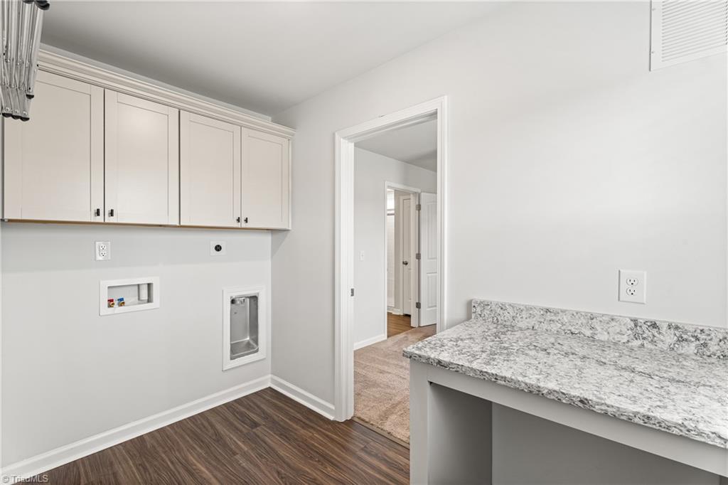 Winston-Salem, North Carolina 27106, United States, 3 Bedrooms Bedrooms, ,3 BathroomsBathrooms,Residential,Active,226960