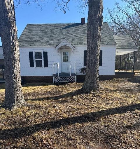 Apartment For Sale - 901 Old Thomasville Road<br/> High Point, NC 27260