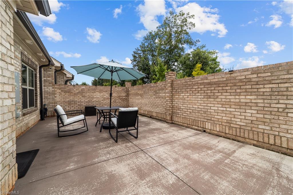 1606 Cedar Hill Way
