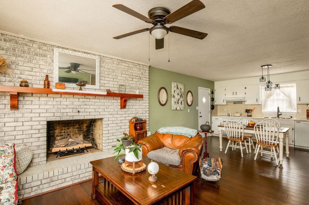 Photo of 305 Carter Drive, Thomasville, NC 27360 (MLS # 1207561)