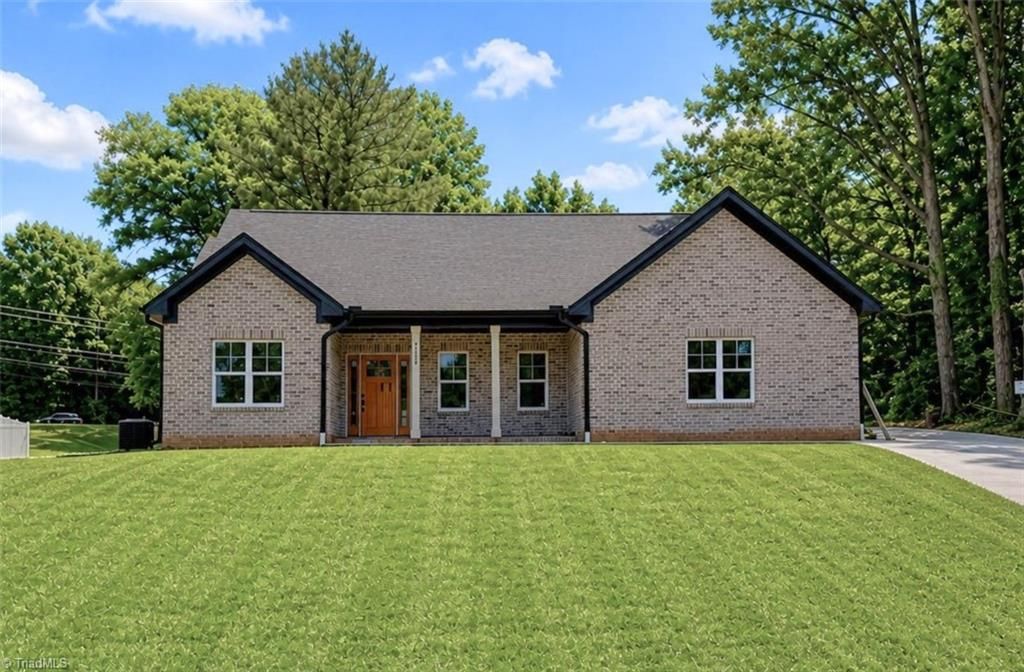 Photo of 2410 Sedalia Drive, Clemmons, NC 27012 (MLS # 1218521)
