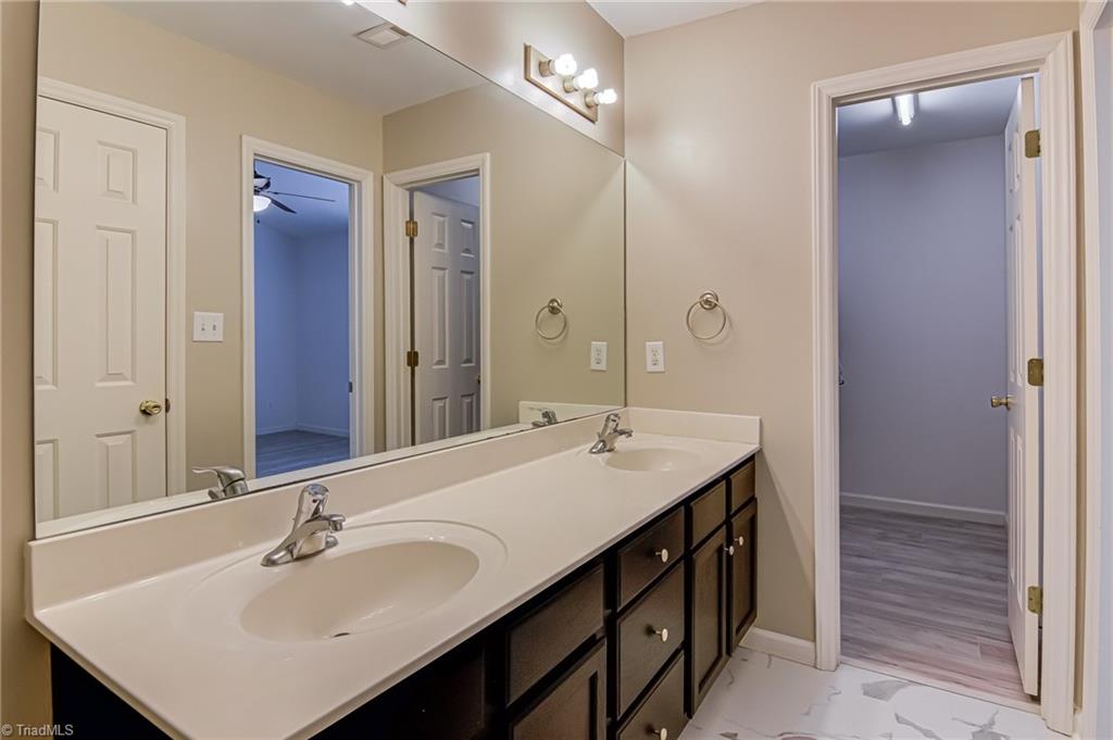 5430 Strasburg Drive, Greensboro, North Carolina image 24