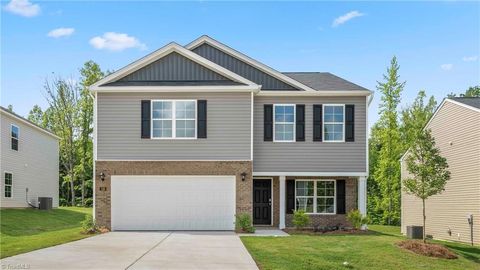 Homes For Sale - 126 Greenbrier Way<br/> Stoneville, NC 27048