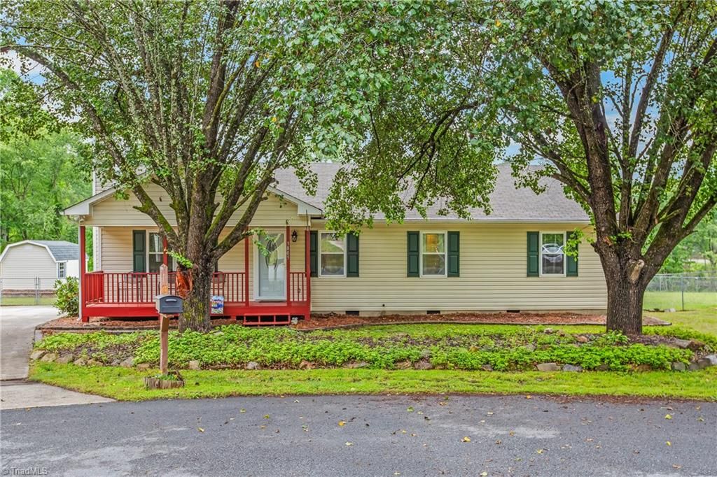 Photo of 3805 Spring Branch Drive, Winston-Salem, NC 27107 (MLS # 1222132)