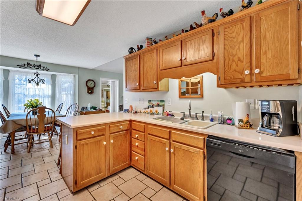 Photo 13 of 40 of 5489 Rolling Meadows Road house