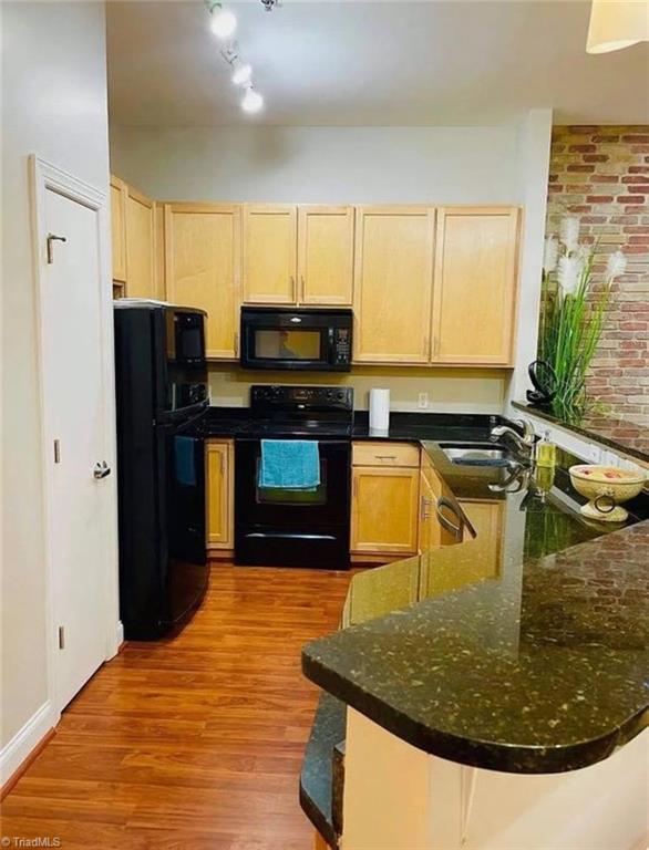 220 W Market Street 103