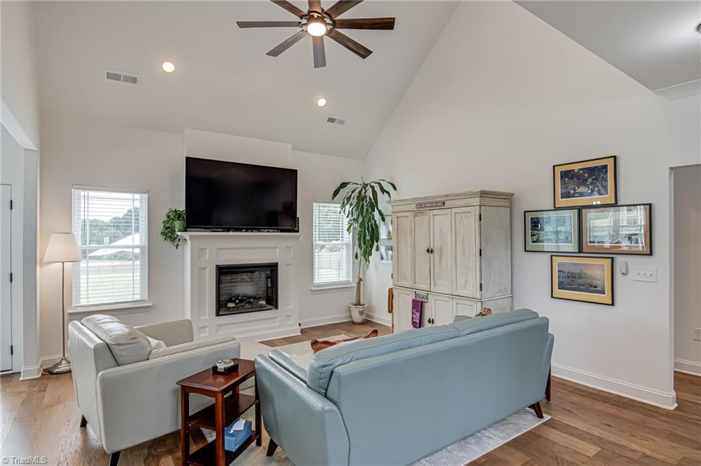 8424 Fairgrove Church Road, Browns Summit, North Carolina image 3