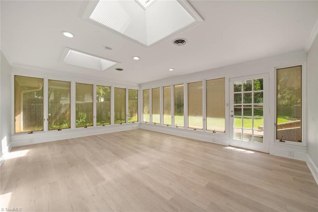 Winston-Salem, North Carolina 27106, United States, 4 Bedrooms Bedrooms, ,3 BathroomsBathrooms,Residential,Active,12619