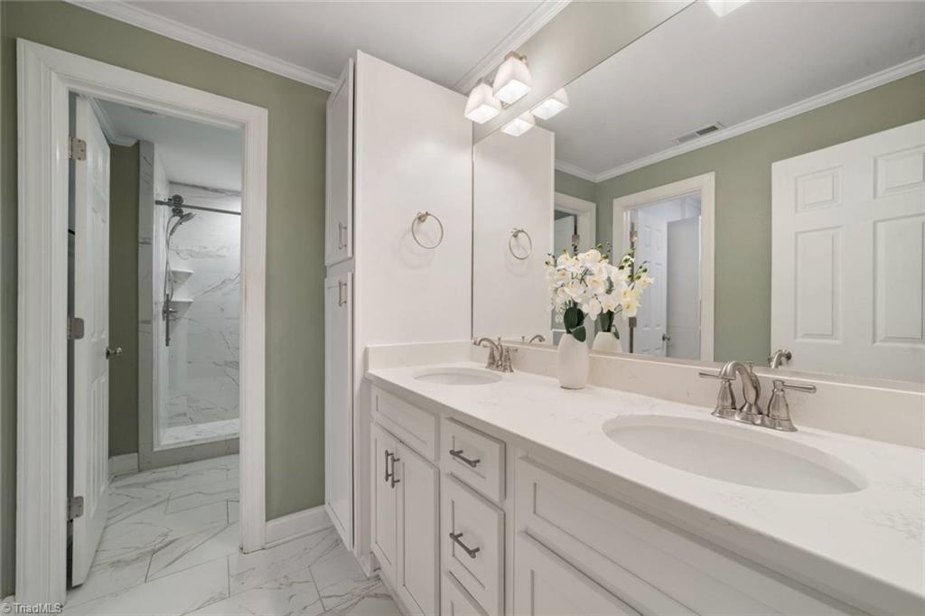 Winston-Salem, North Carolina 27106, United States, 4 Bedrooms Bedrooms, ,3 BathroomsBathrooms,Residential,Active,12619