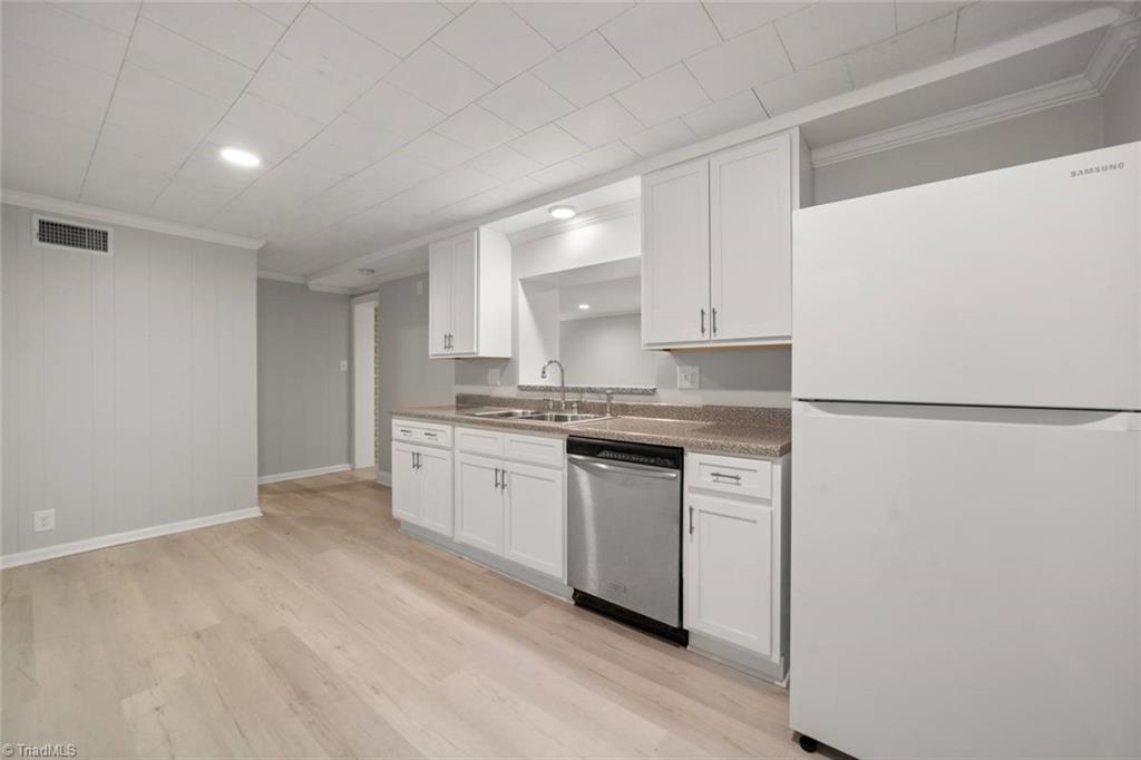 Winston-Salem, North Carolina 27106, United States, 4 Bedrooms Bedrooms, ,3 BathroomsBathrooms,Residential,Active,12619