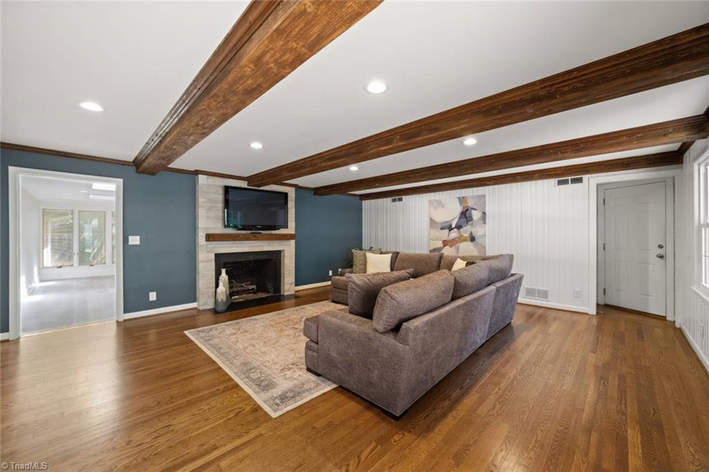 Winston-Salem, North Carolina 27106, United States, 4 Bedrooms Bedrooms, ,3 BathroomsBathrooms,Residential,Active,12619